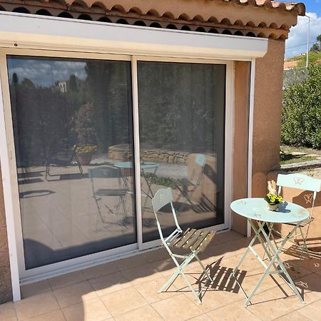 Studio Charmant Avec Terrasse Lançon-Provence Dış mekan fotoğraf