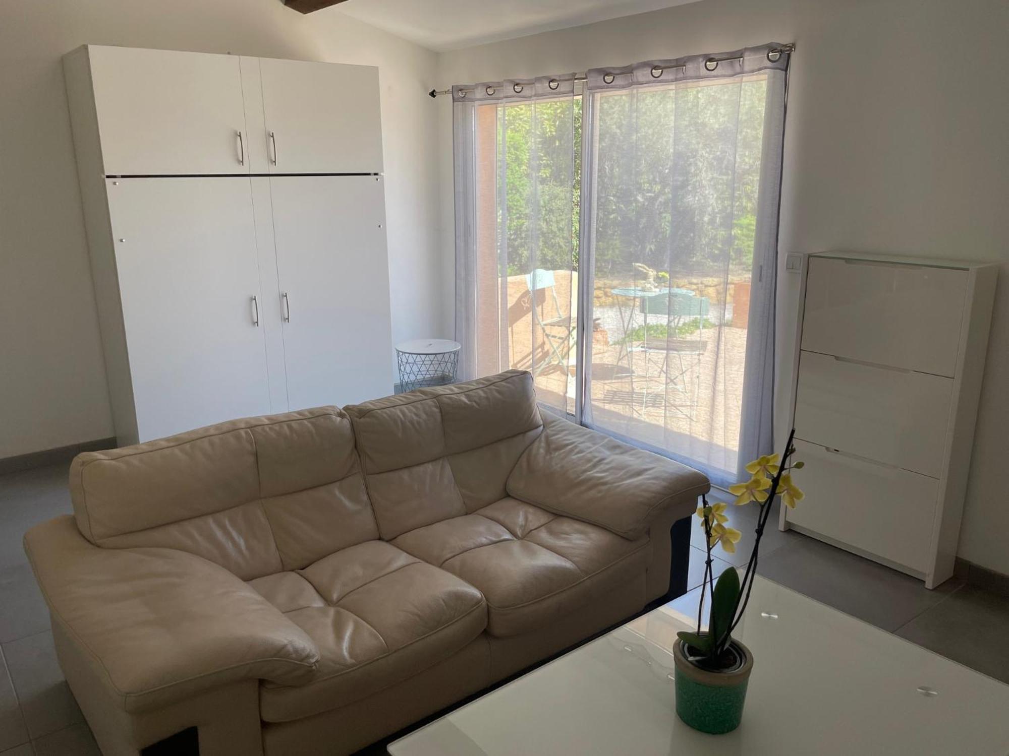 Studio Charmant Avec Terrasse Lançon-Provence Dış mekan fotoğraf