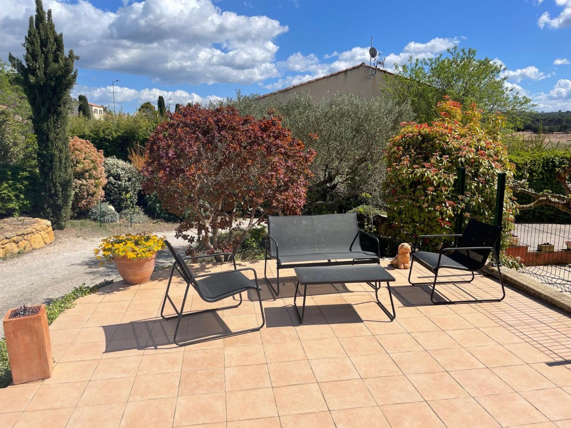 Studio Charmant Avec Terrasse Lançon-Provence Dış mekan fotoğraf